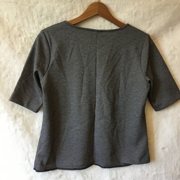 Ann Taylor Gray Short Sleeve V-Neck Top - Picture 11 of 12
